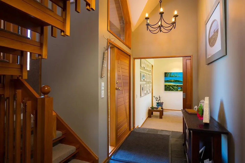 Stonehaven Vineyard Homestay Blenheim Bed & Breakfast